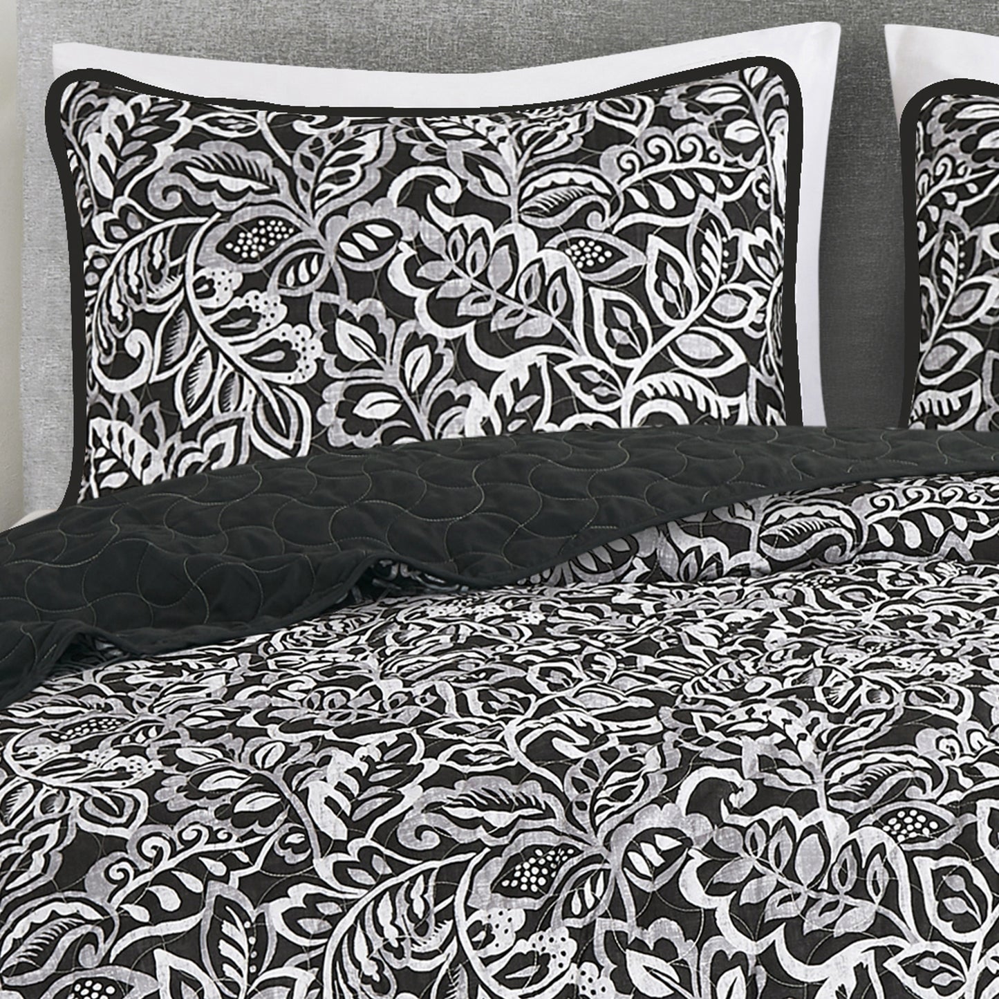 Oasis Black and White Bedspread Set King Size 3-Piece Reversible Black Quilt Set
