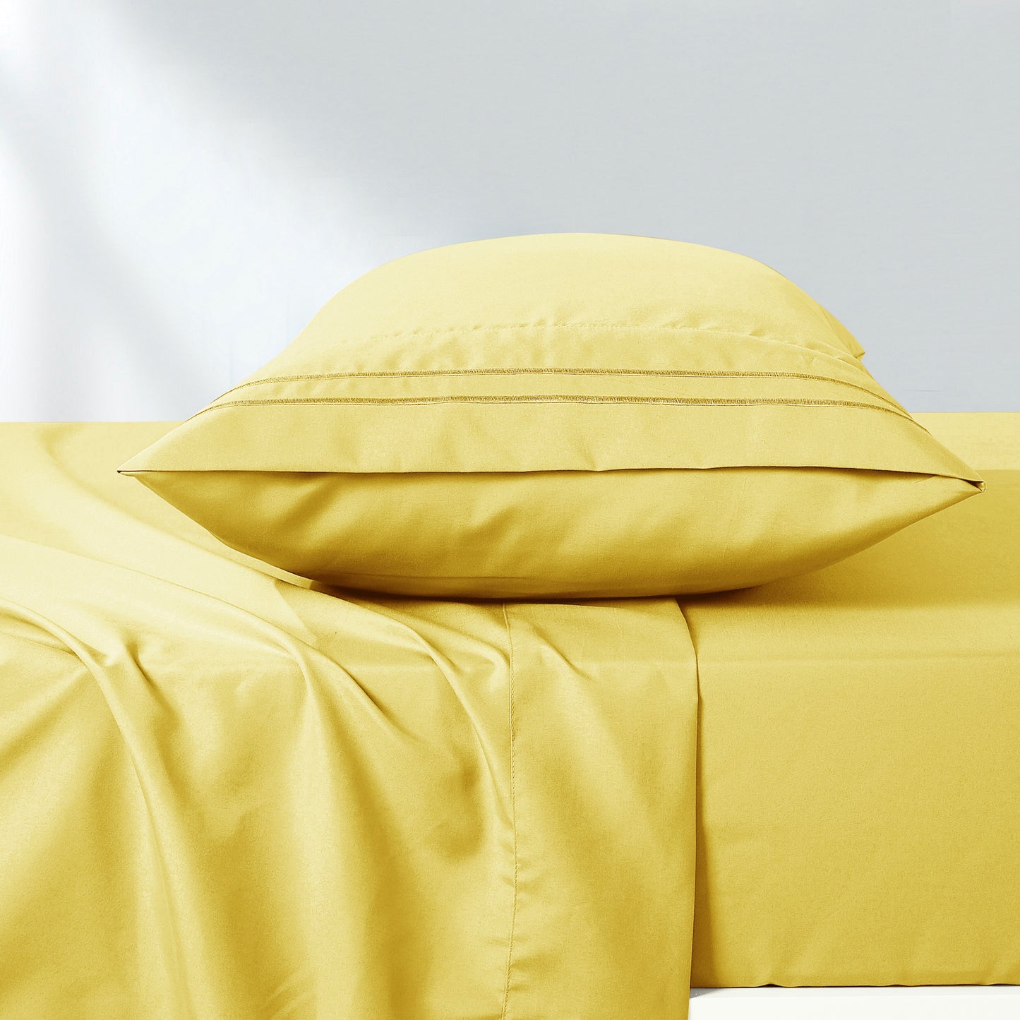 4-Piece Yellow Sheet Set Cal King Size with Flat Sheet, Fitted Sheet, and Pillowcases