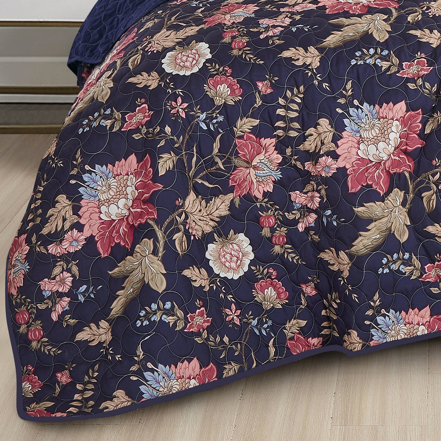 Winona Blue Floral Bedspread Set King Size 3-Piece Reversible Navy Quilt Set