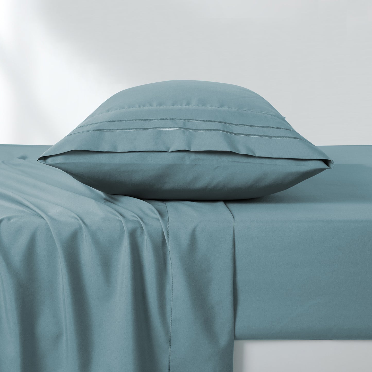 3-Piece Blue Sheet Set Twin Size with Flat Sheet, Fitted Sheet, and Pillowcases