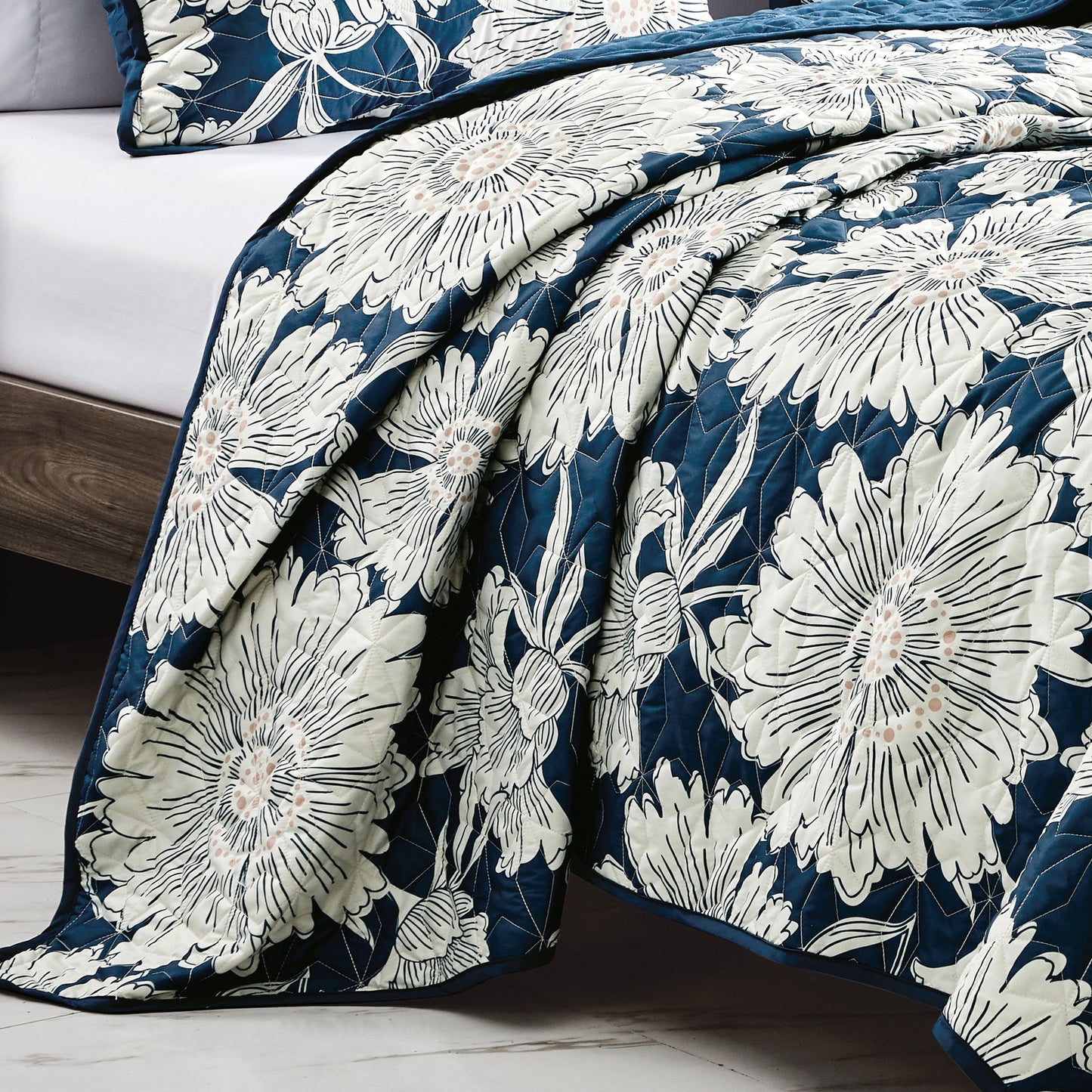 3-Piece ASIRA Blue Bedspread Set King Size Reversible Floral Quilt