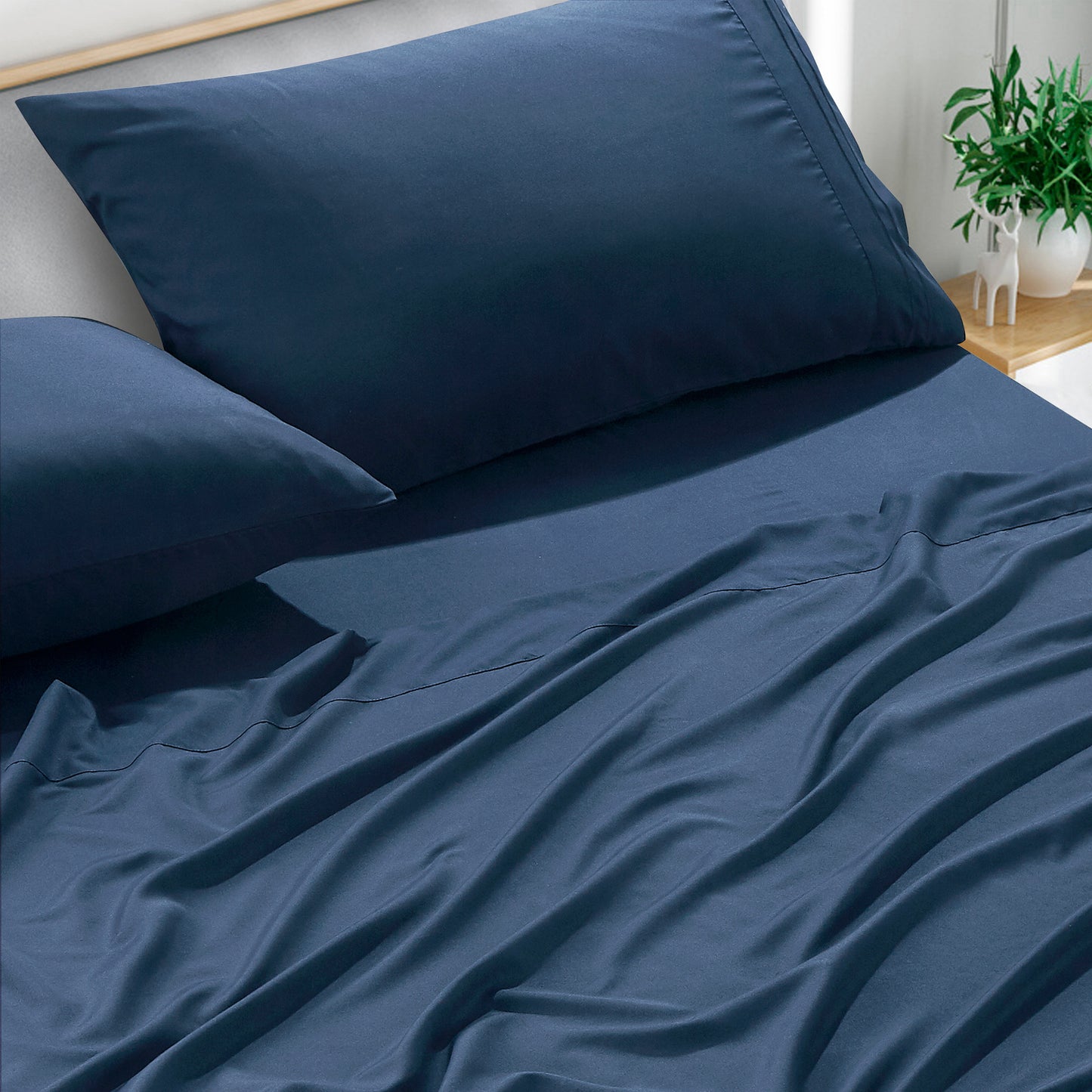 3-Piece Navy Sheet Set Twin Size with Flat Sheet, Fitted Sheet, and Pillowcases