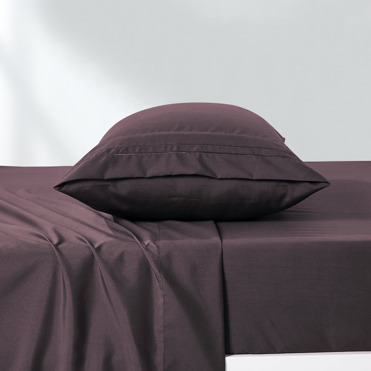 ESCA 4-Piece Purple Sheet Set Queen Size with Flat Sheet, Fitted Sheet, and Pillowcases