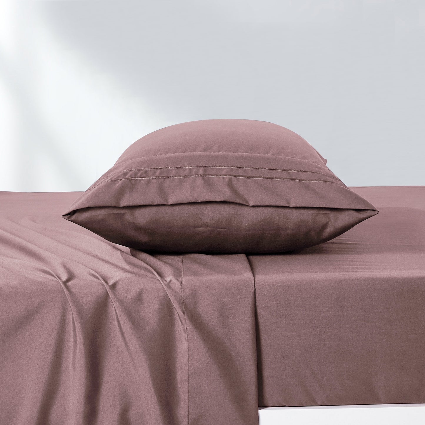 3-Piece Rose Purple Sheet Set Twin Size with Flat Sheet, Fitted Sheet, and Pillowcases