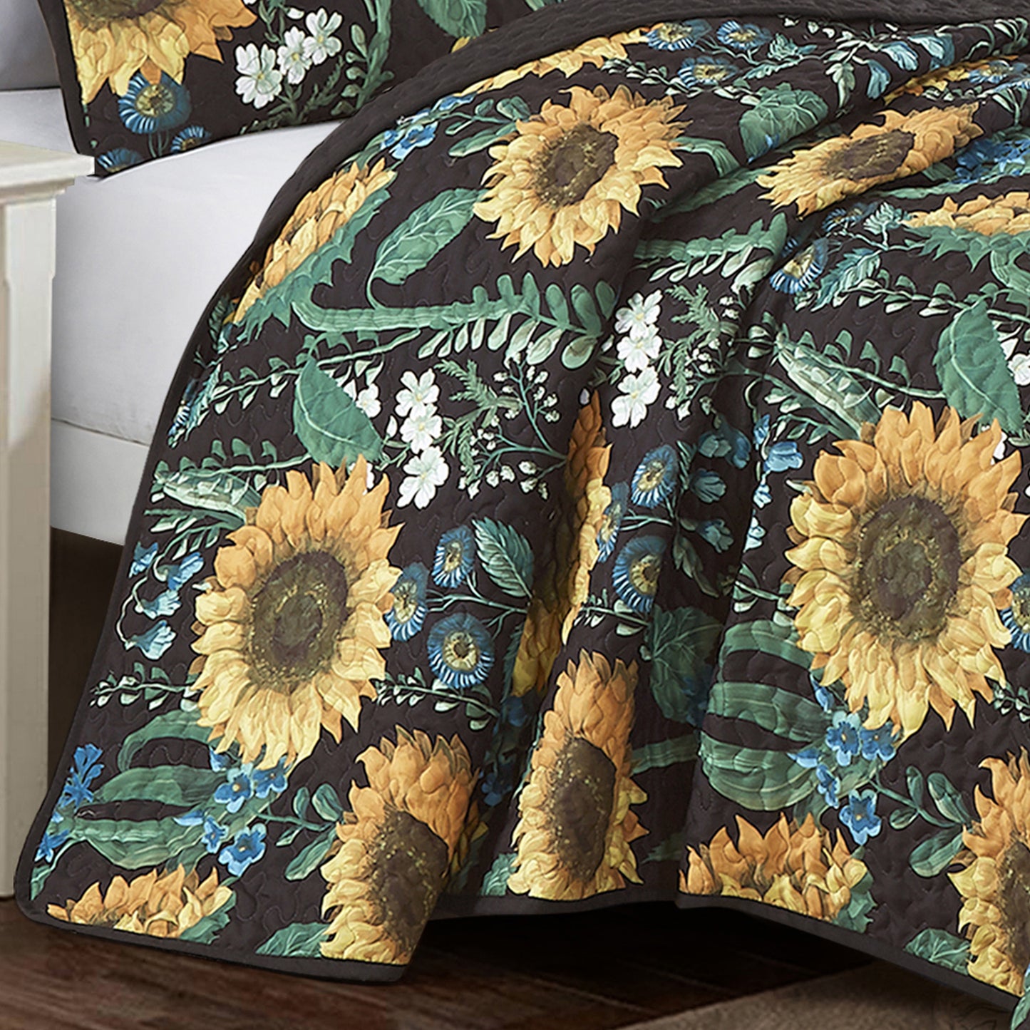 3-Piece Yellow Sunflower Bedspread Set King Size Reversible Black and Green Floral Quilt