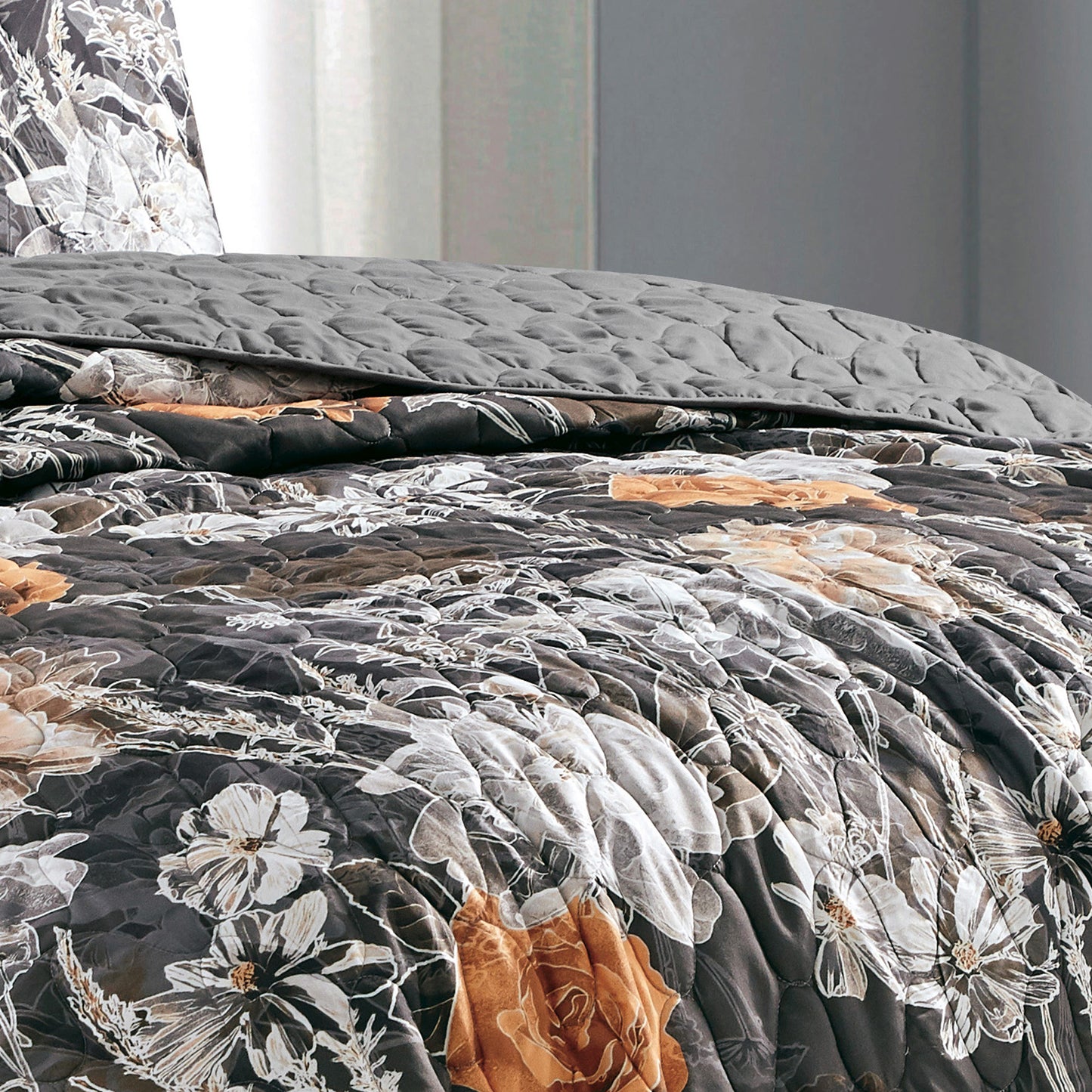 3-Piece Helbah Vintage Rose Black Bedspread Set King Size Floral Red Quilt