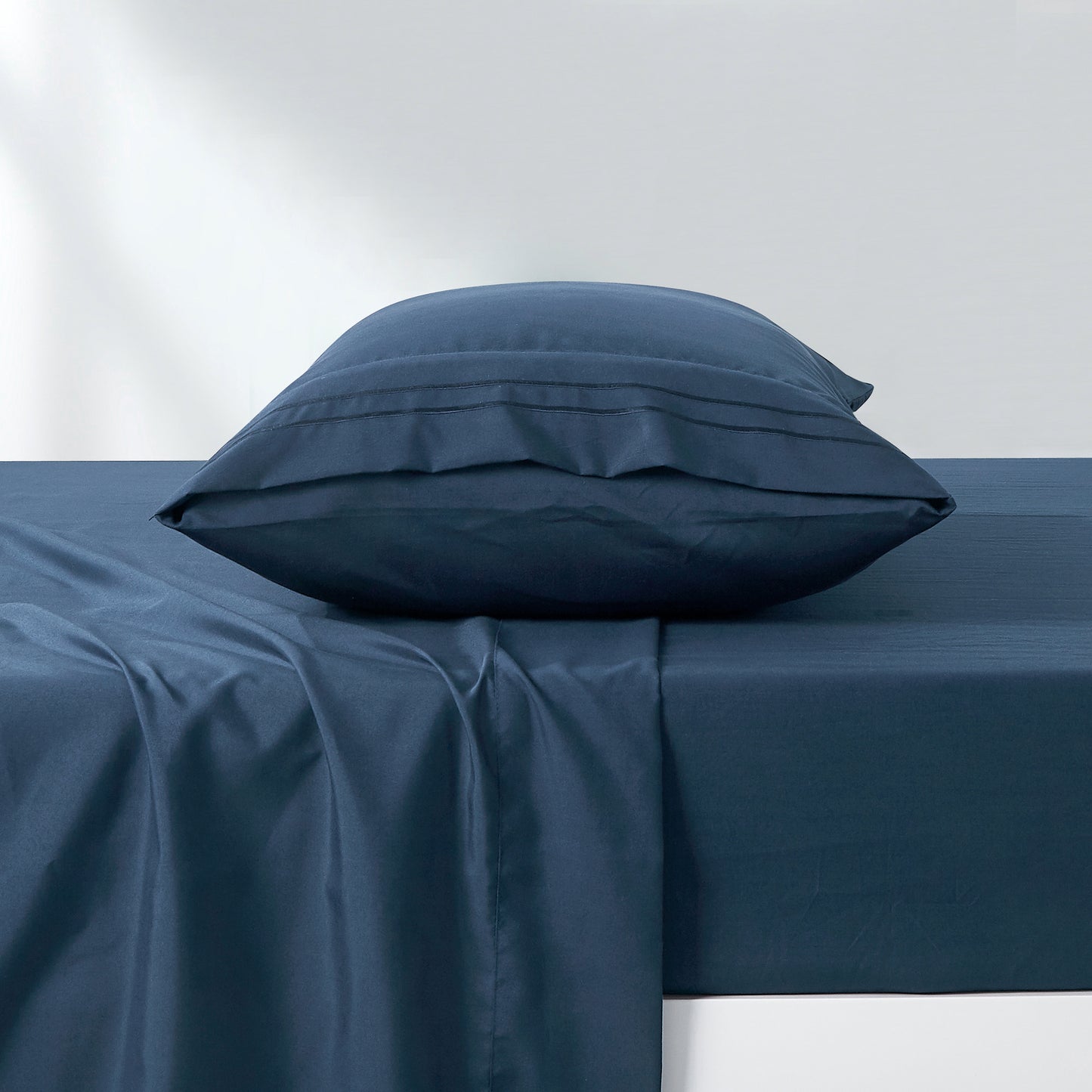 3-Piece Navy Sheet Set Twin Size with Flat Sheet, Fitted Sheet, and Pillowcases