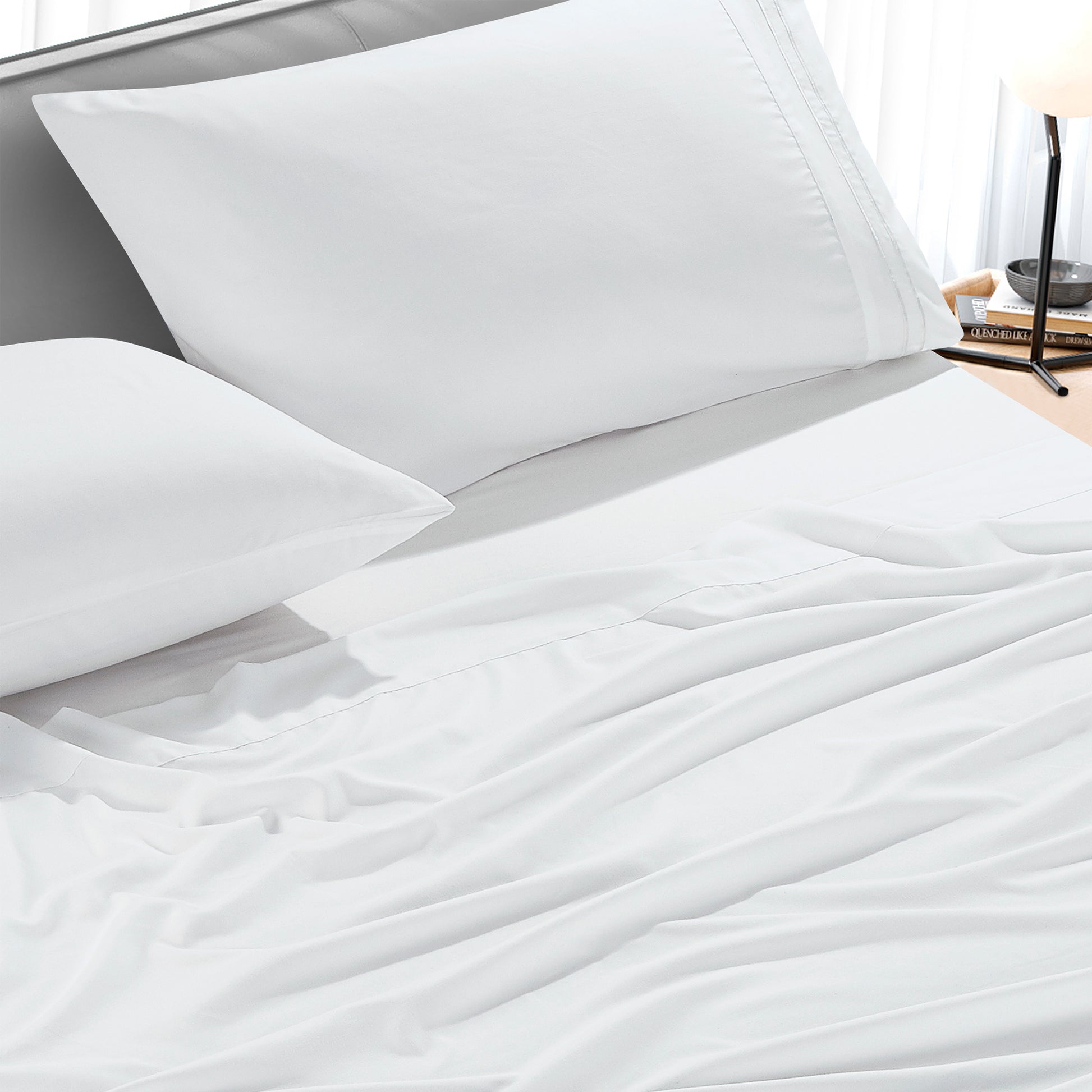 ESCA 4-Piece White Sheet Set Queen Size with Flat Sheet, Fitted Sheet, and Pillowcases